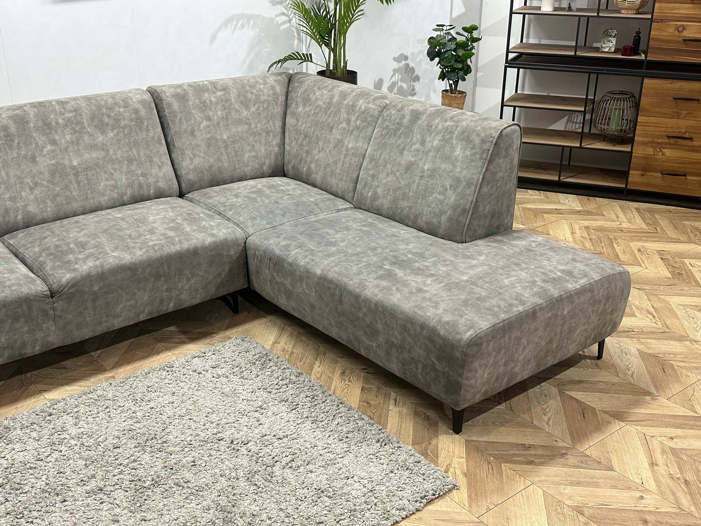 Grijze Velvet Hoekbank ~ Vaste Kussens