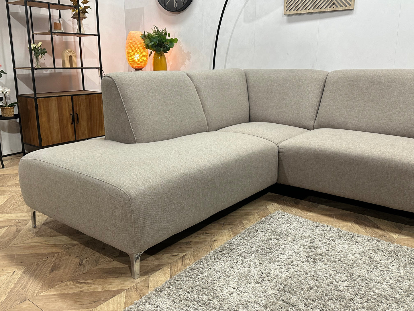 Beige Hoekbank ~ Vaste Kussens