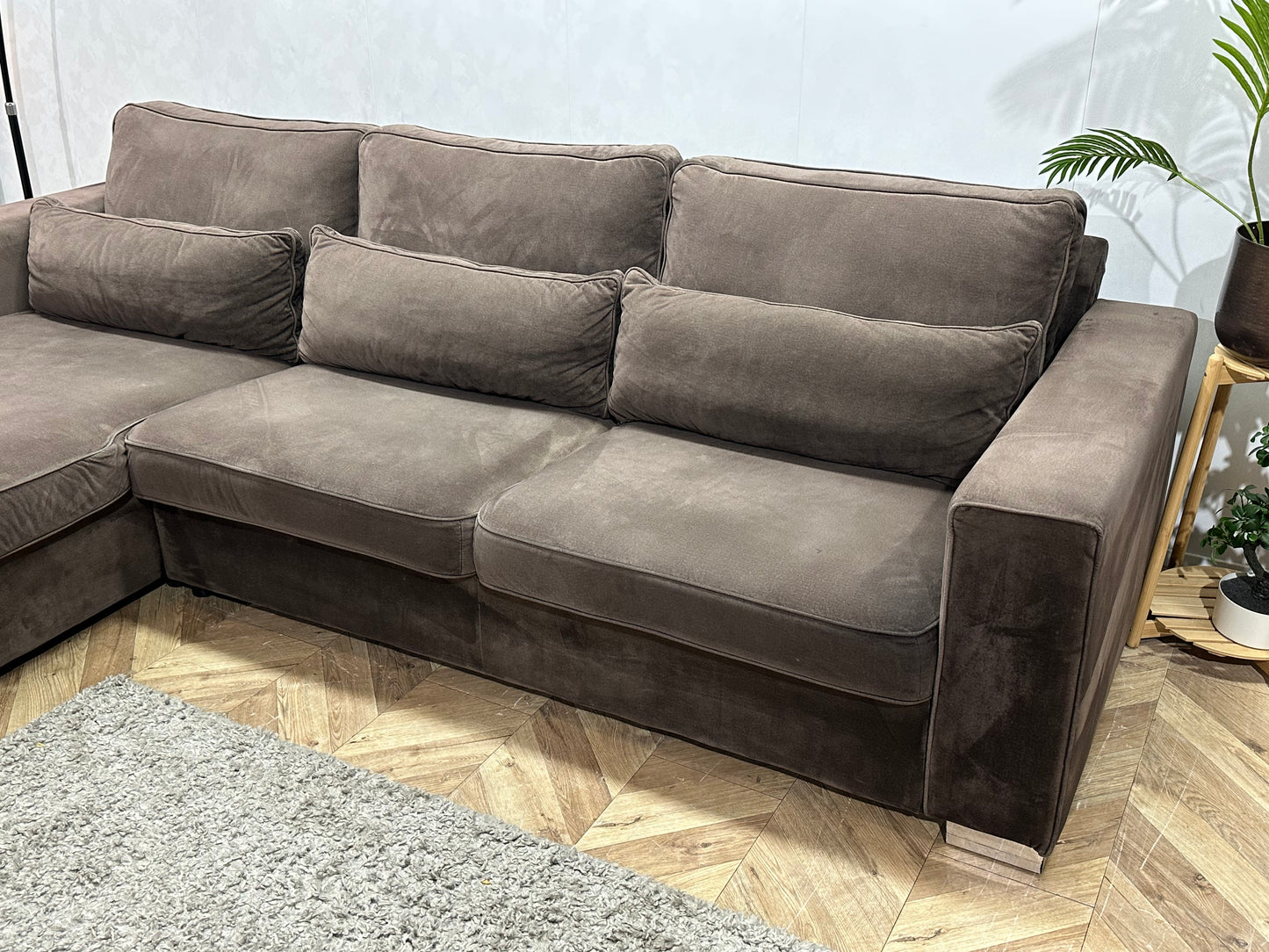 Bruine Velvet Hoekbank ~ Losse Kussens Met Afneembare Hoezen