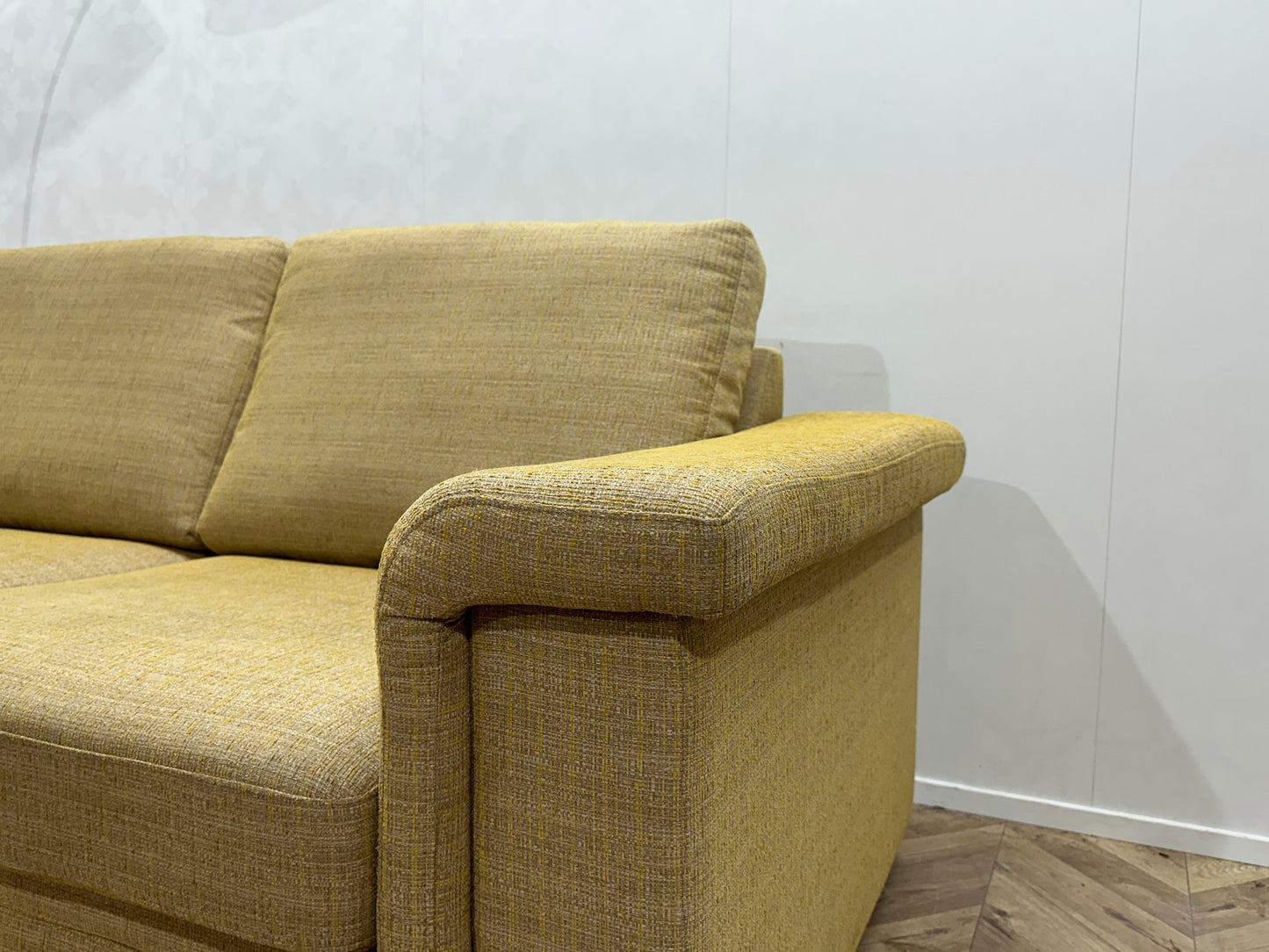 Gele 2.5-Zits Bank ~ Losse Kussens Met Afneembare Hoezen