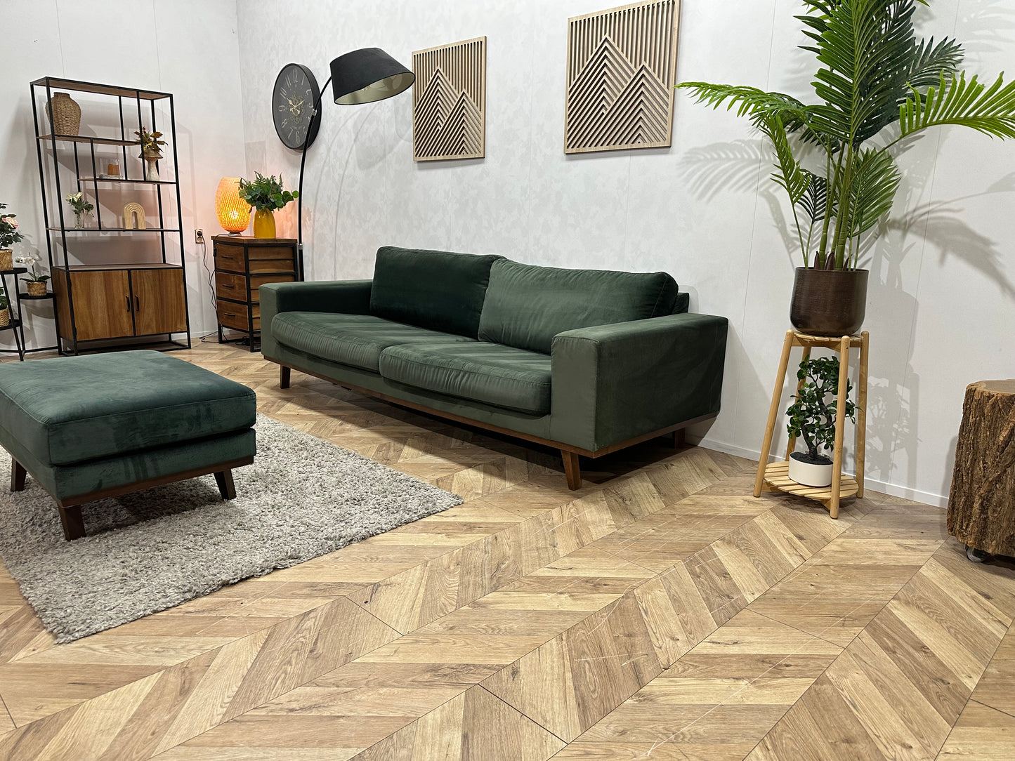 Groene Velvet 2.5-Zits ~ Losse Kussens Met Hocker