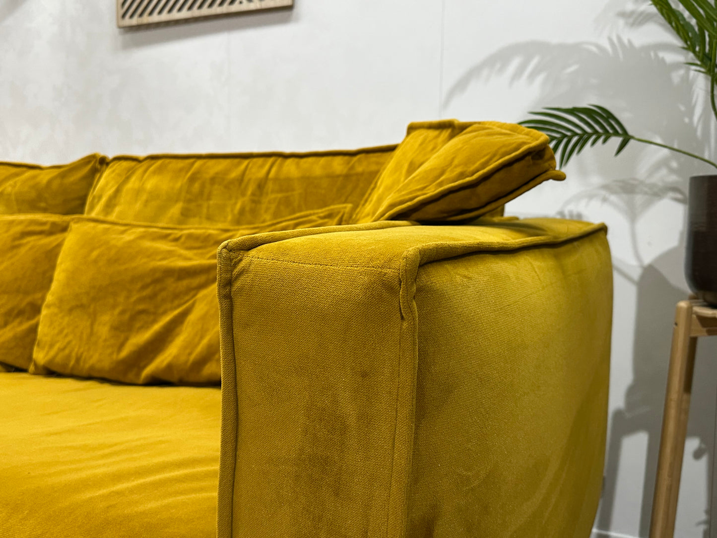 Gele Velvet Banken Set ~ Losse Kussens Met Afneembare Hoezen