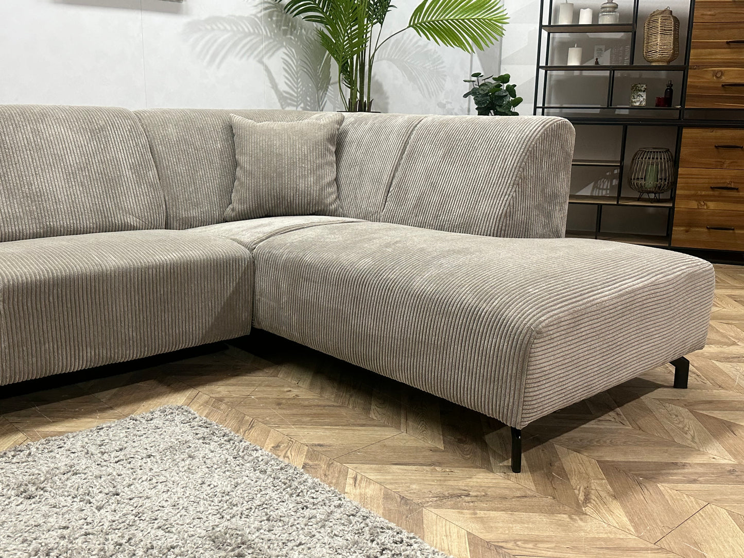 !Showroommodel! Licht Bruine Ribstof Hoekbank