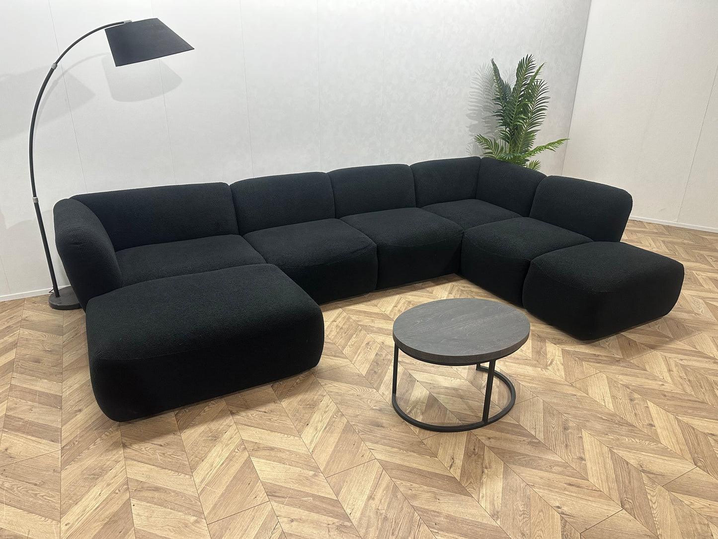 !Showroommodel! Zwarte Bouclé Stoffen U Bank