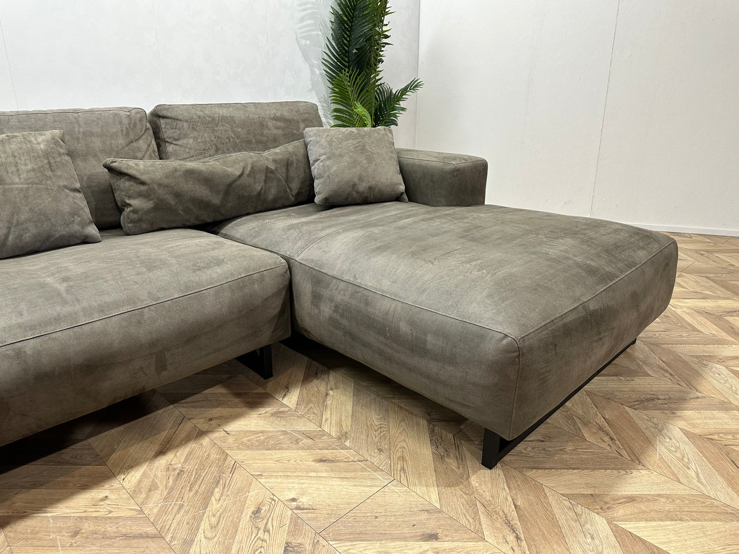 Suède Leather Look Leger Groene U Bank ~ Losse Rugkussens Met Afneembare Hoezen
