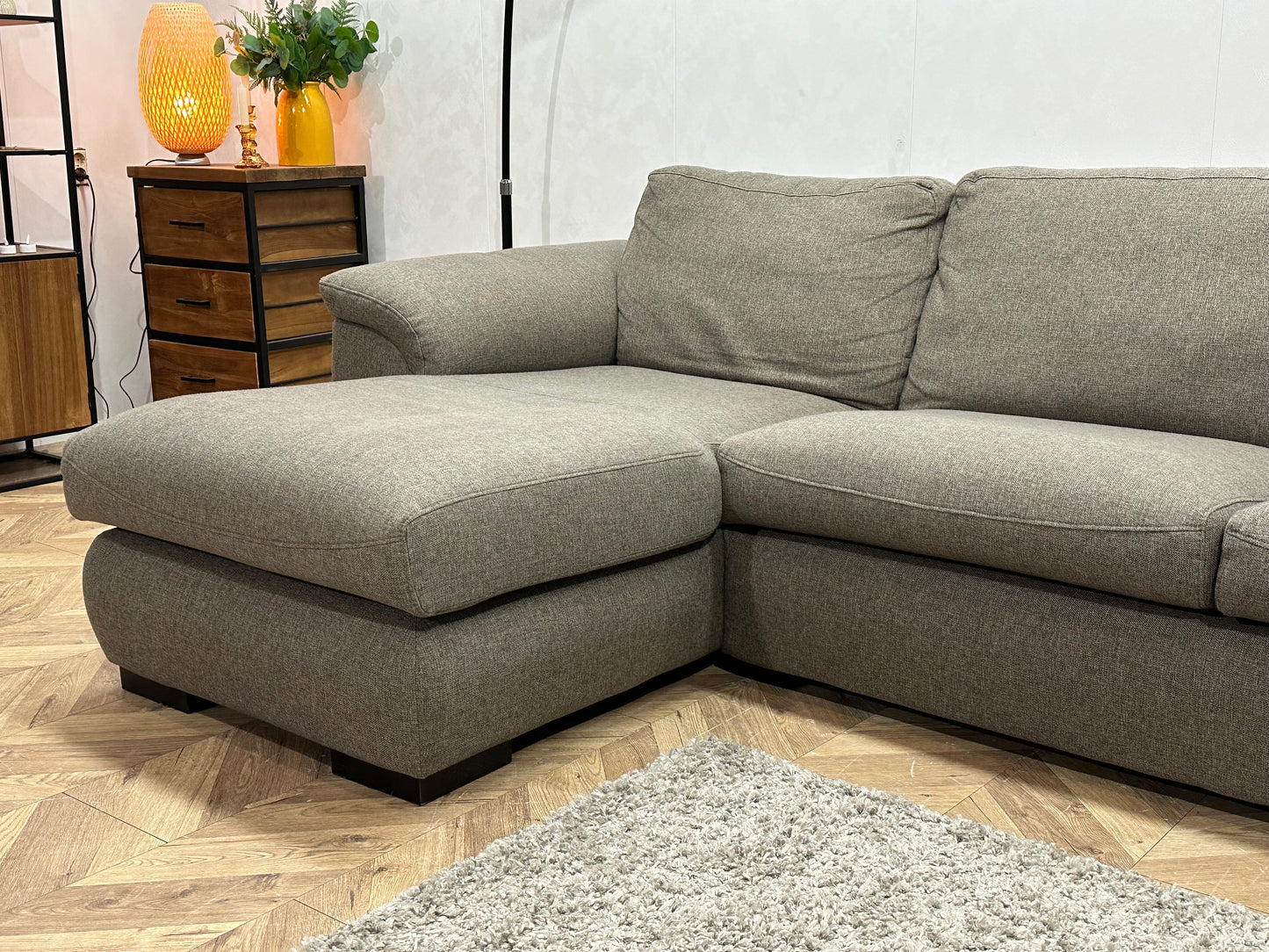 Grijze Hoekbank ~ Vaste Kussens