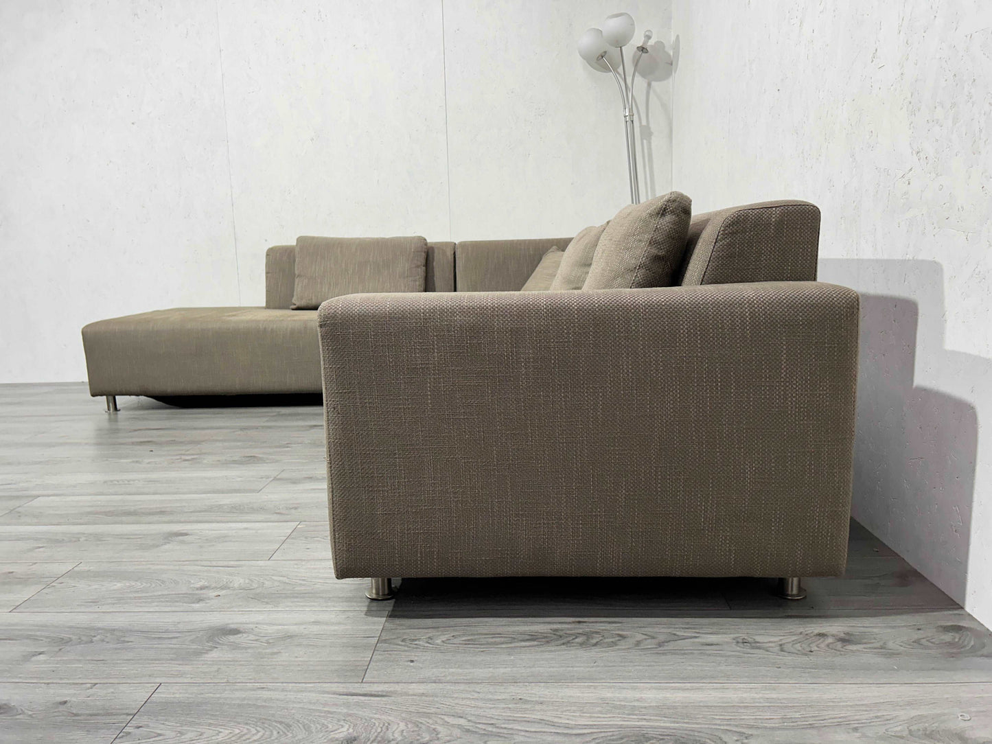 Taupe Hoekbank ~ Vaste Kussens