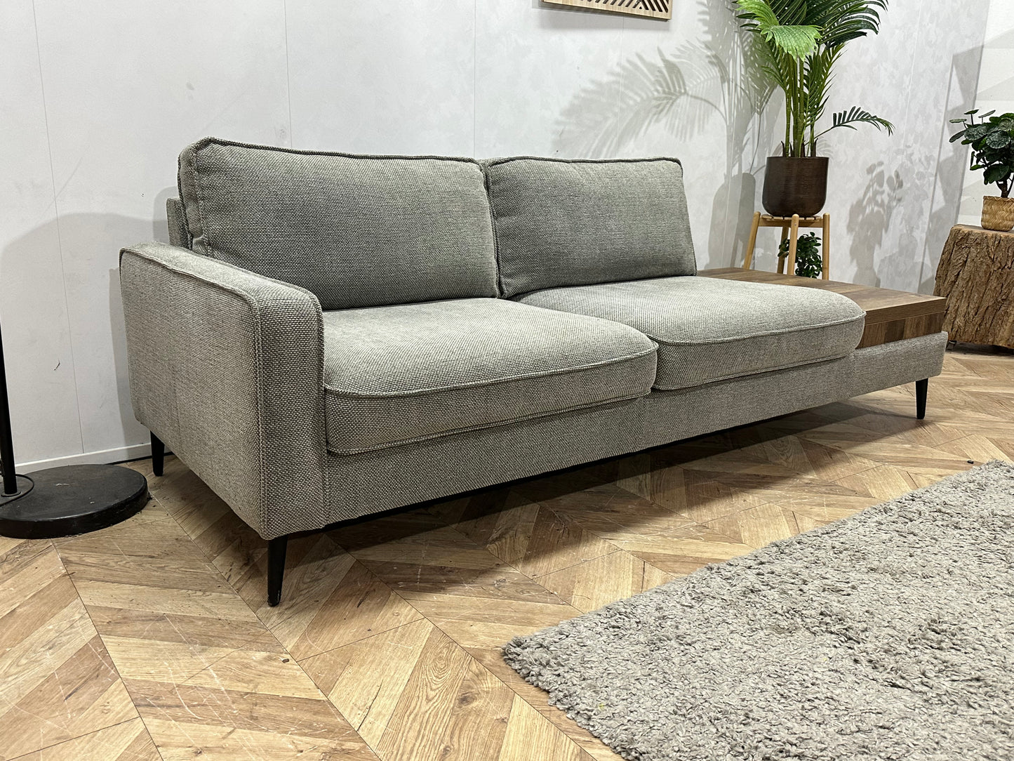 Grijze 2.5-Zits Bank Inc Tafel ~ Losse Kussens Met Afneembare Hoezen