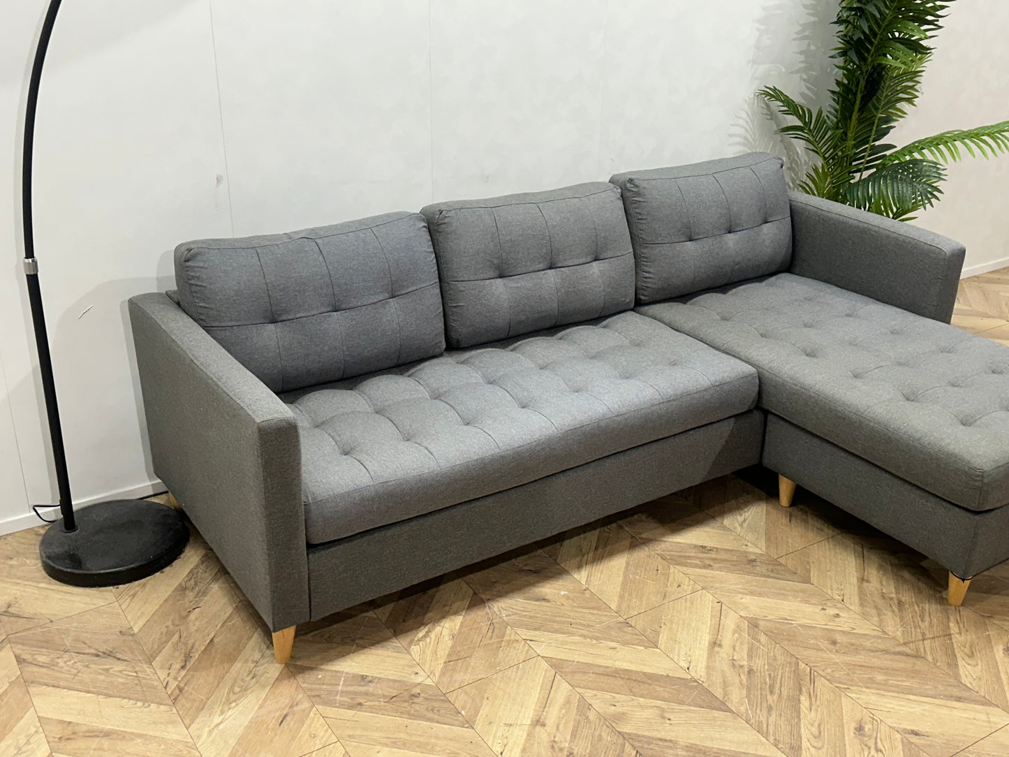 Grijze Hoekbank ~ Losse Kussens Met Afneembare Hoezen