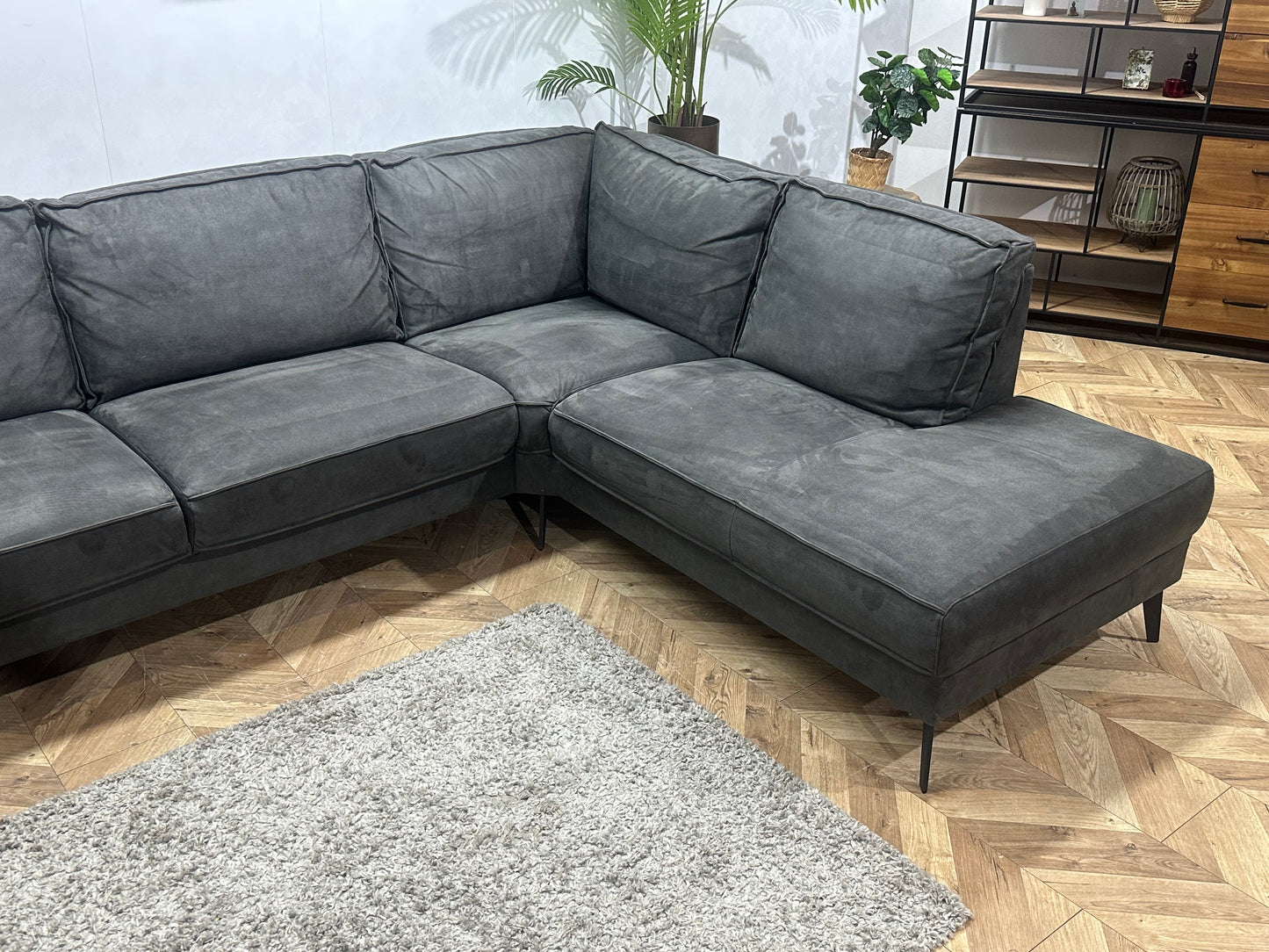 Antraciet Suède Stoffen Hoekbank ~ Losse Rugkussens Met Afneembare Hoezen