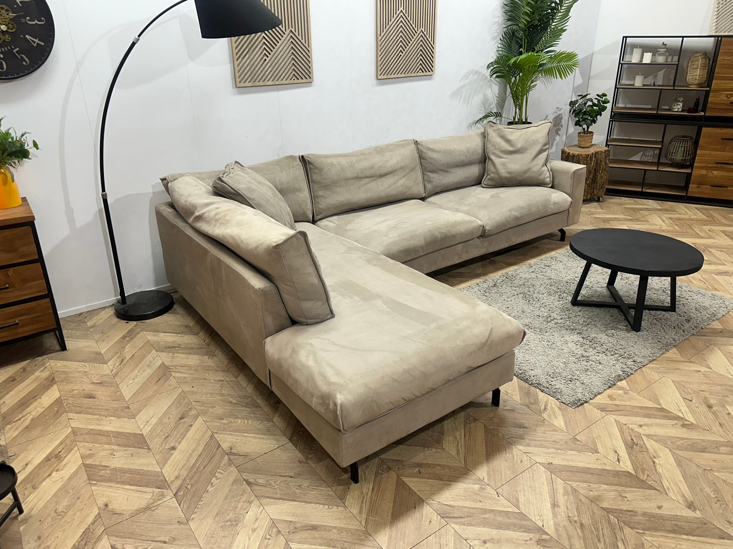 Taupe Velvet Hoekbank ~ Losse Kussens Met Afneembare Hoezen