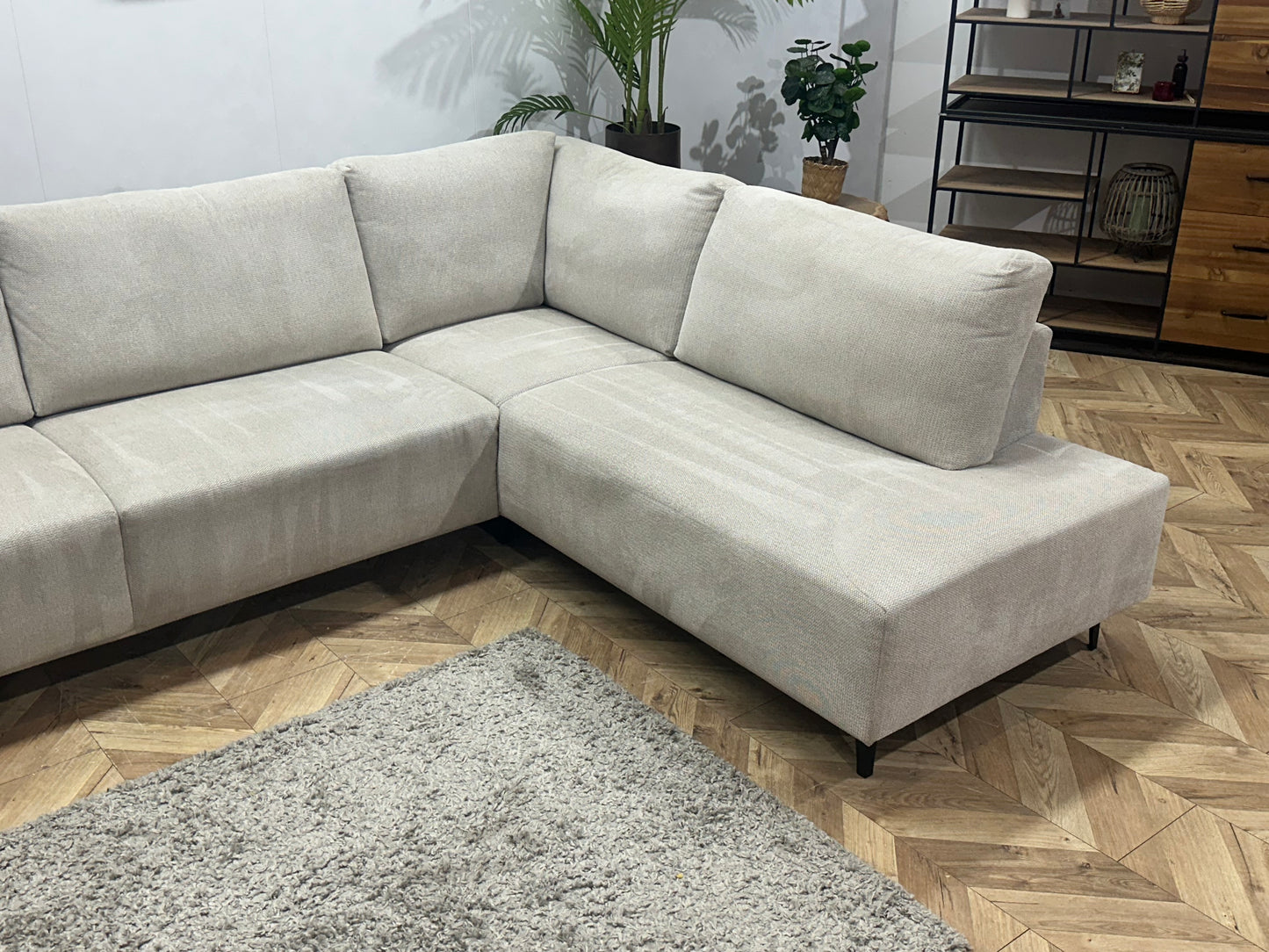 Witte/Crème Suède Stoffen Hoekbank ~ Losse Rugkussens Met Afneembare Hoezen