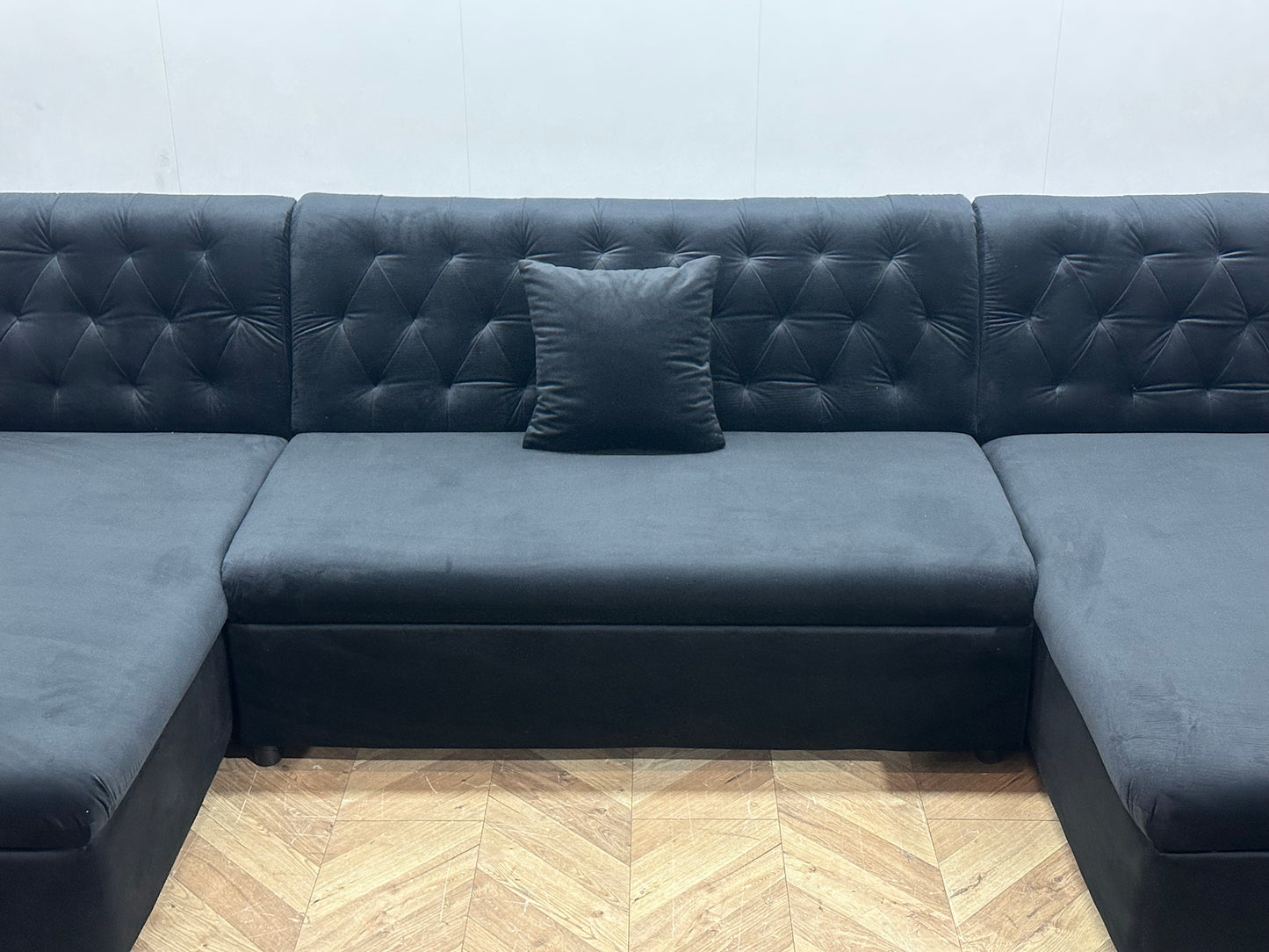 !Showroommodel! Zwarte Velvet U Bank