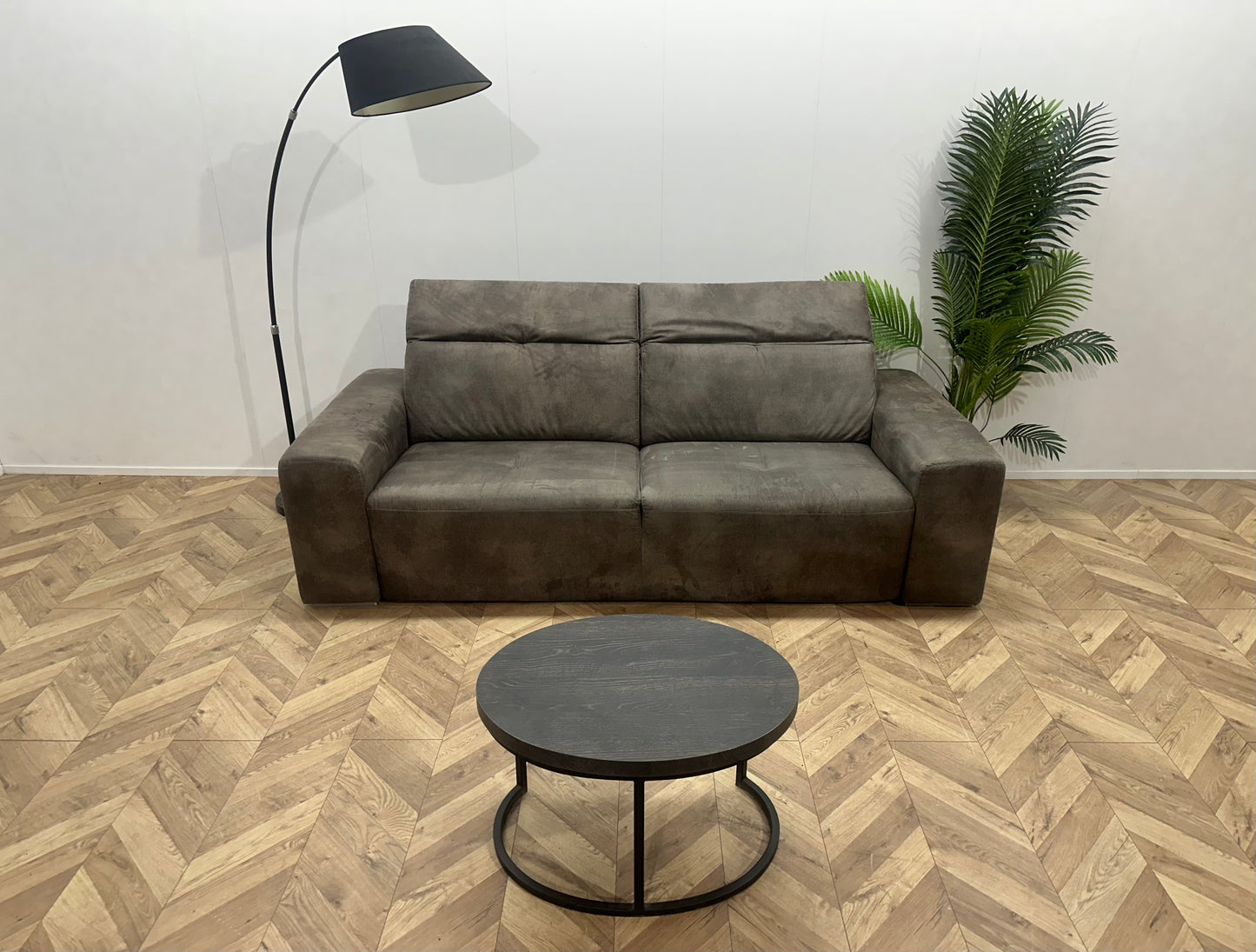 Antraciet Suède Lederen 2.5-Zits Bank ~ Verstelbare Hoofdsteunen ~ Nieuwstaat