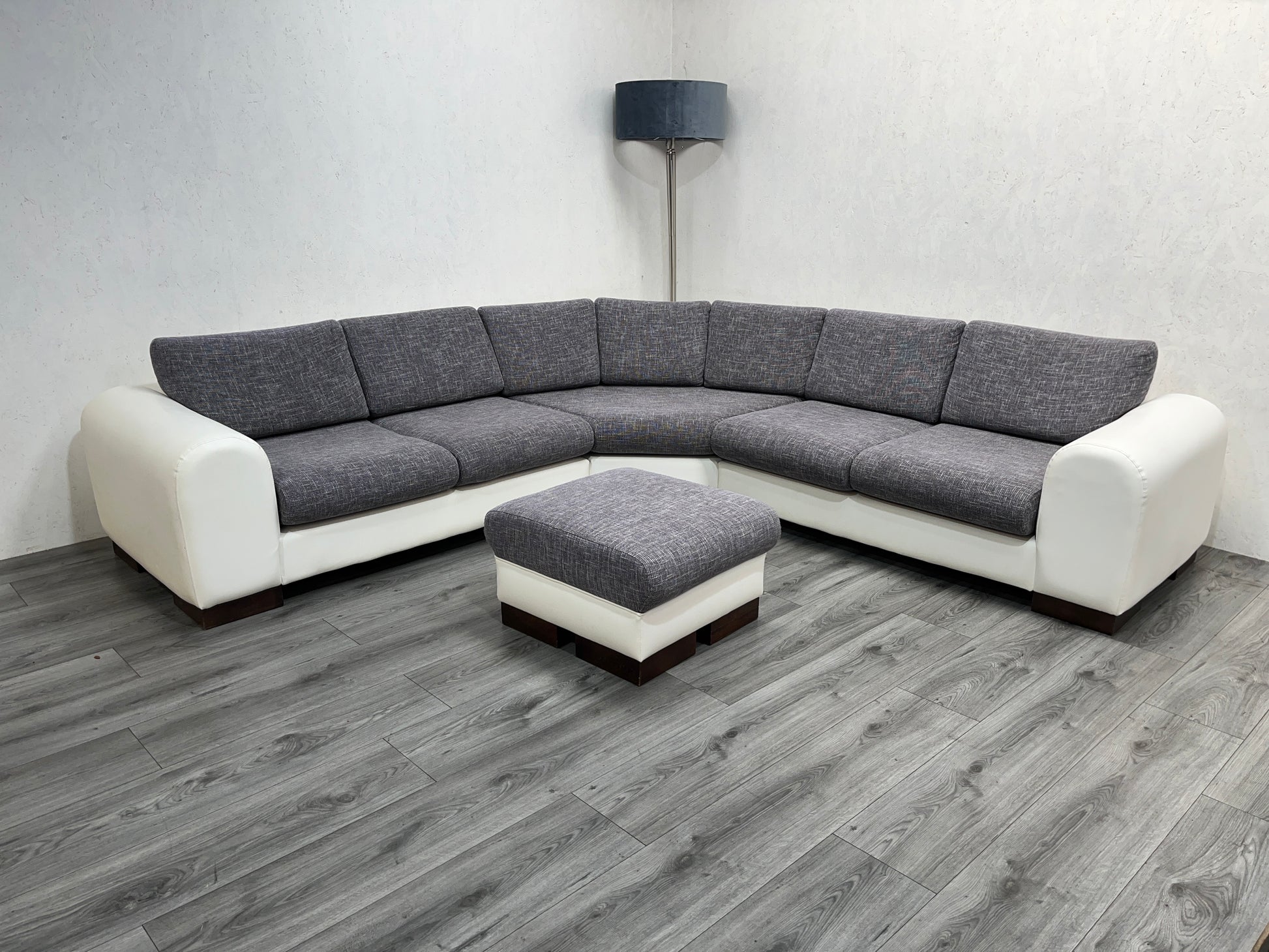 Wit / Grijze, Echt Lederen / Stoffen Hoekbank Inc. hocker - Banken Bazaar
