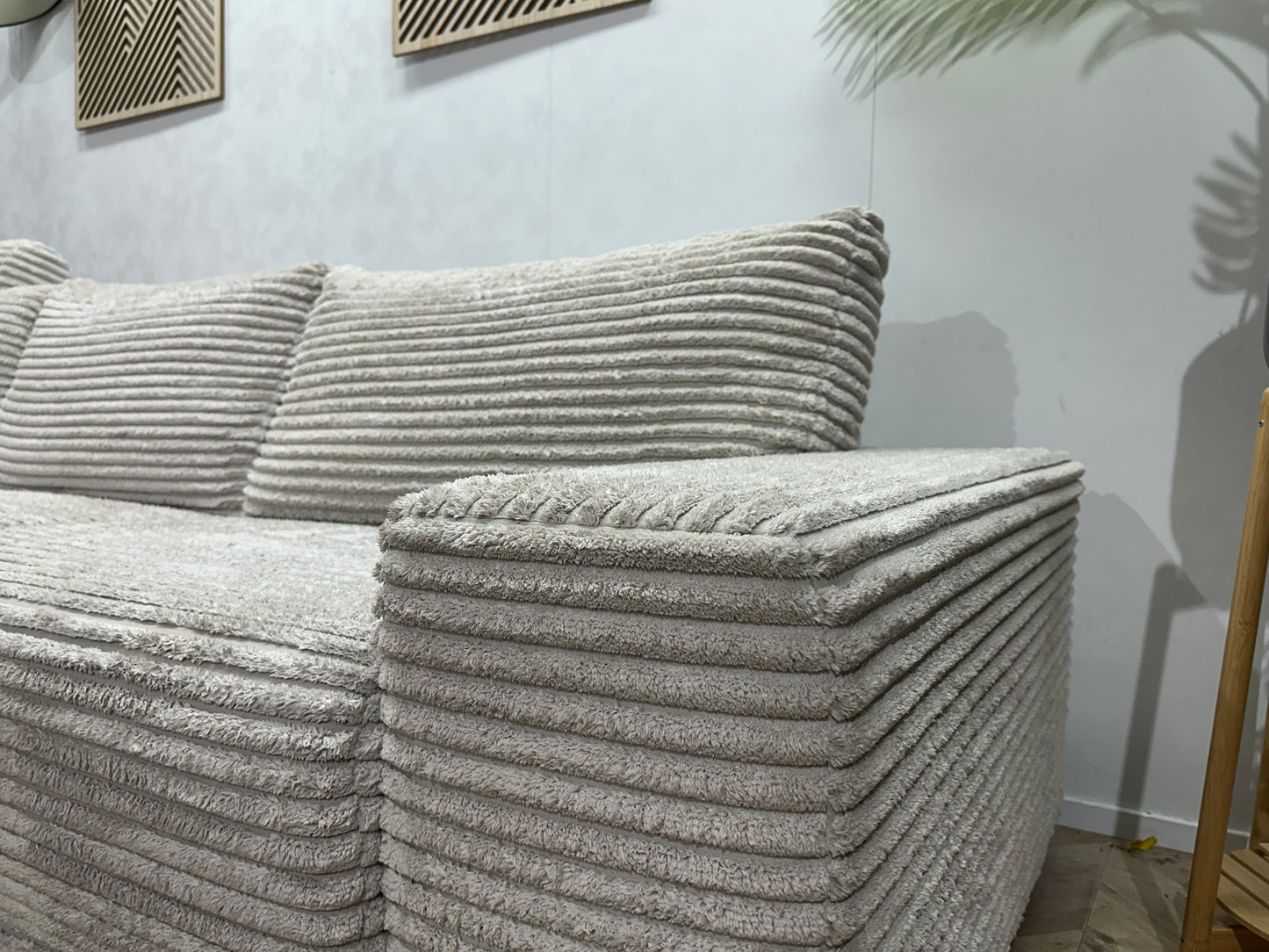 Witte Ribstof Hoekbank ~ Vaste Kussens