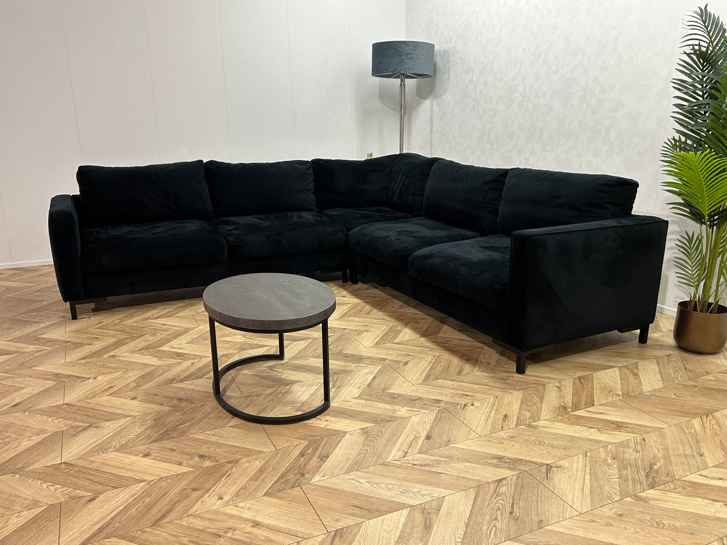 Zwarte Velvet Hoekbank ~ Losse Kussens Met Afneembare Hoezen