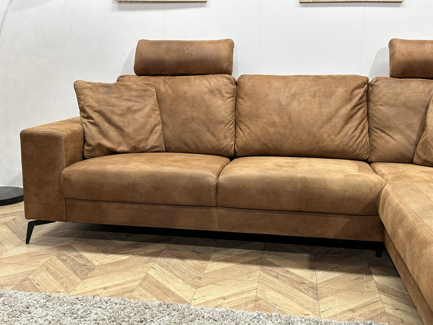 Cognac Bruine Suède Stoffen Inc Fauteuil ~ Losse Rugkussens Met Afneembare Hoezen