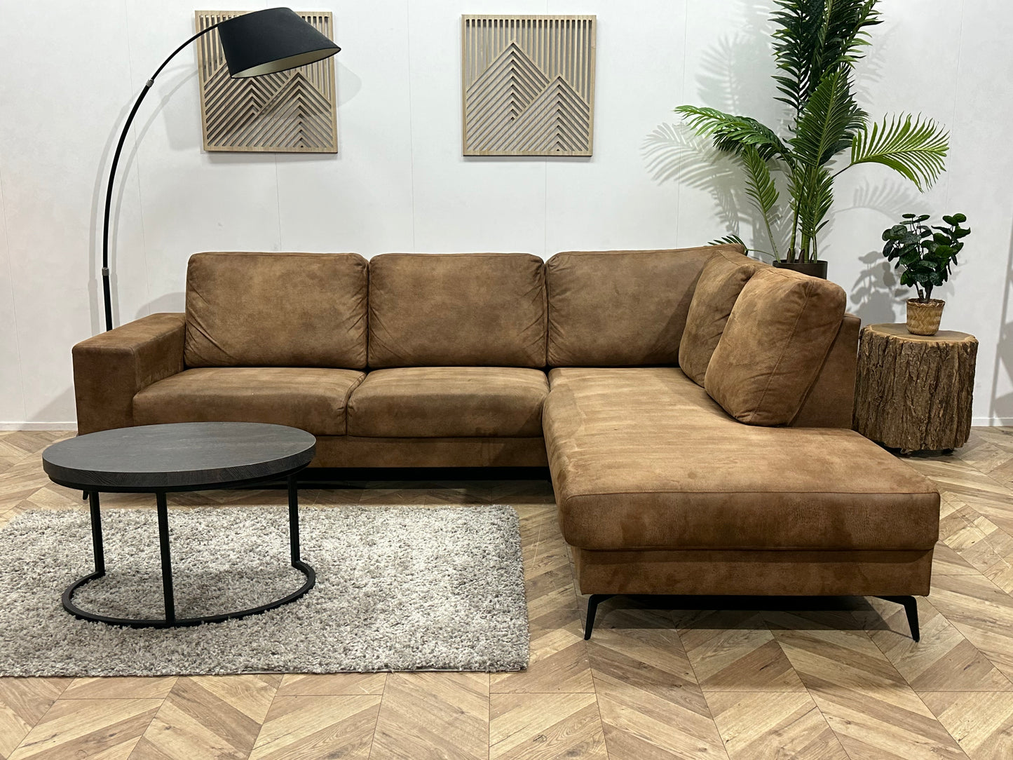 Cognac Bruine Suède Stoffen Hoekbank ~ Losse Rugkussens Met Afneembare Hoezen