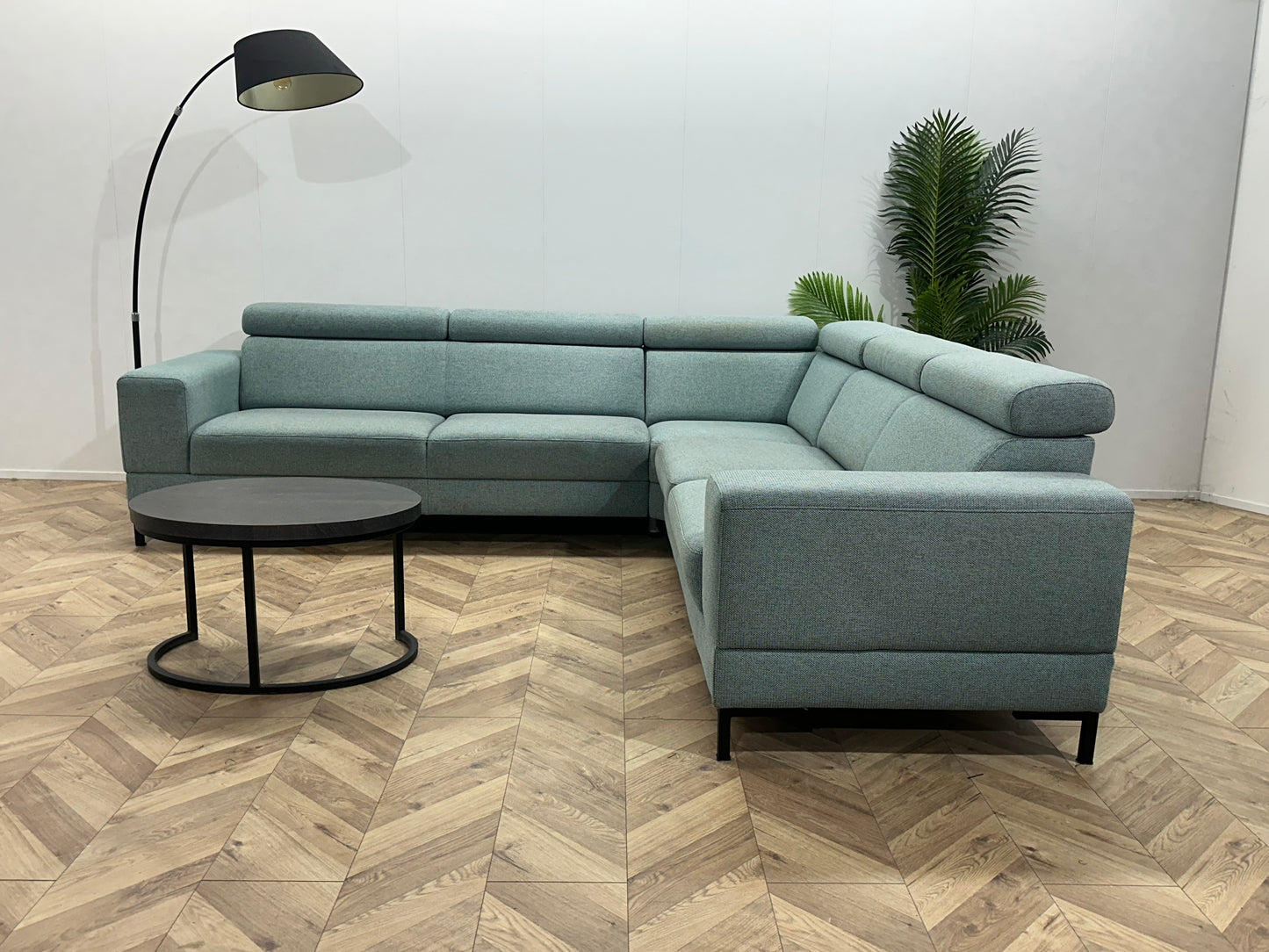 Montèl Licht Blauwe Hoekbank ~ Verstelbare Hoofdsteunen