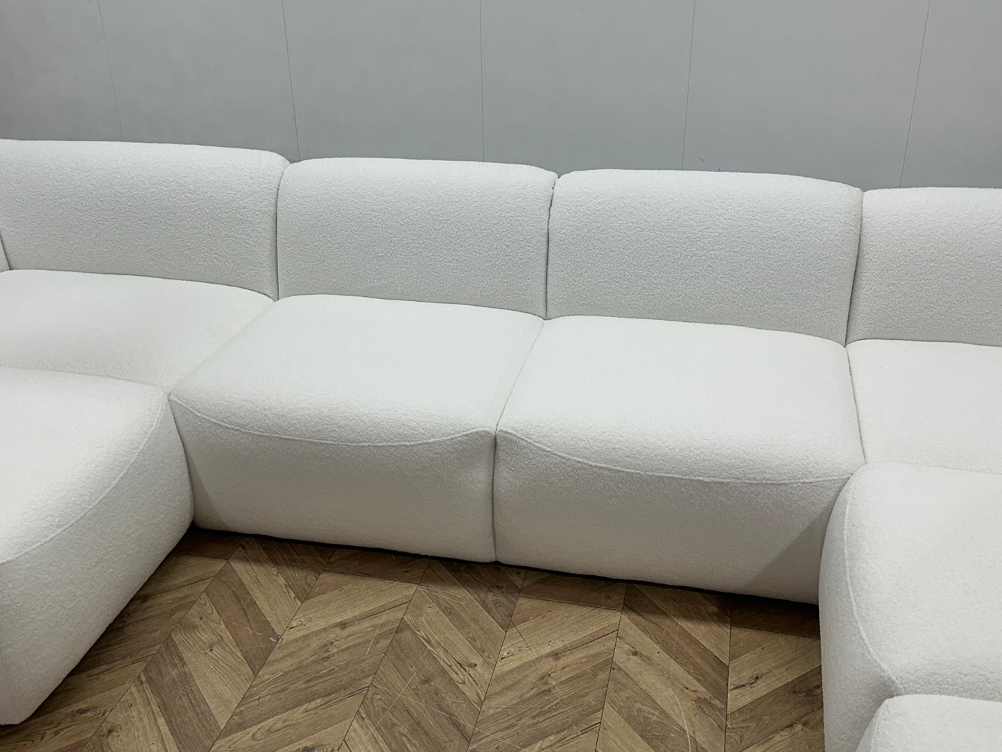 !Showroommodel! Witte Bouclé U Bank
