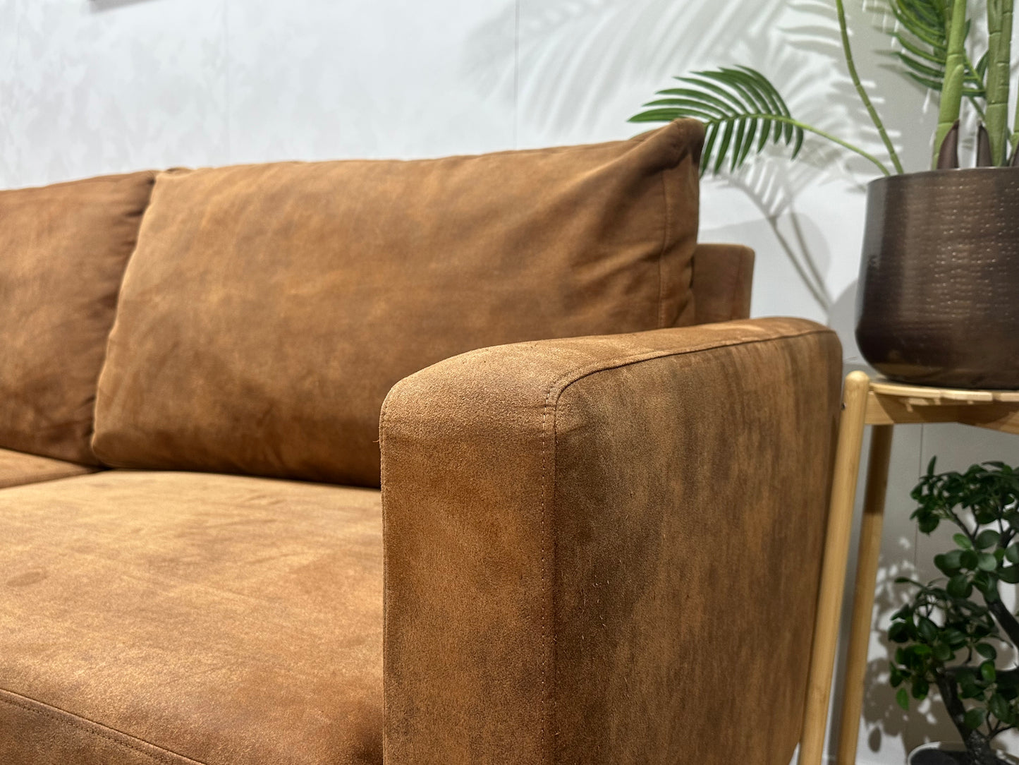 Cognac Bruine Suède Stoffen 3-Zits Bank ~ Losse Kussens Met Afneembare Hoezen