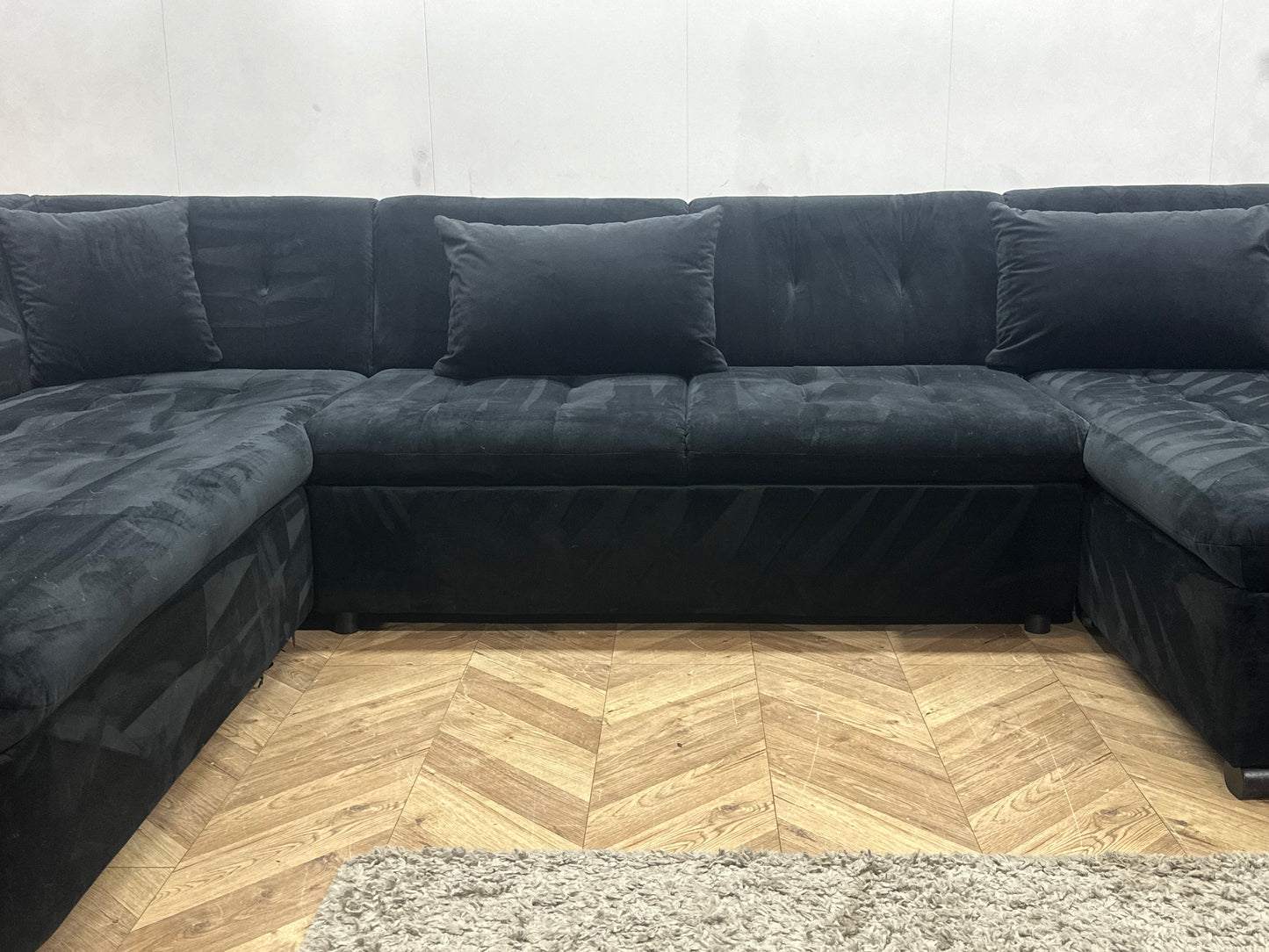 !Showroommodel! Zwarte Velvet U Bank