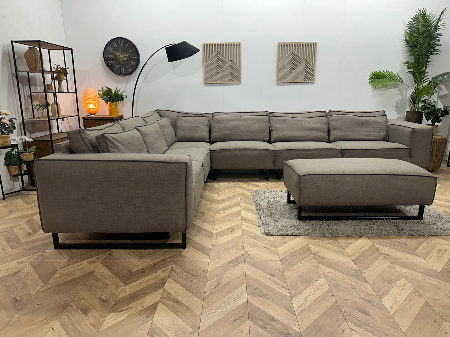 Taupe Ruime Hoekbank Inc Hocker ~ Meerdere Opstellingen
