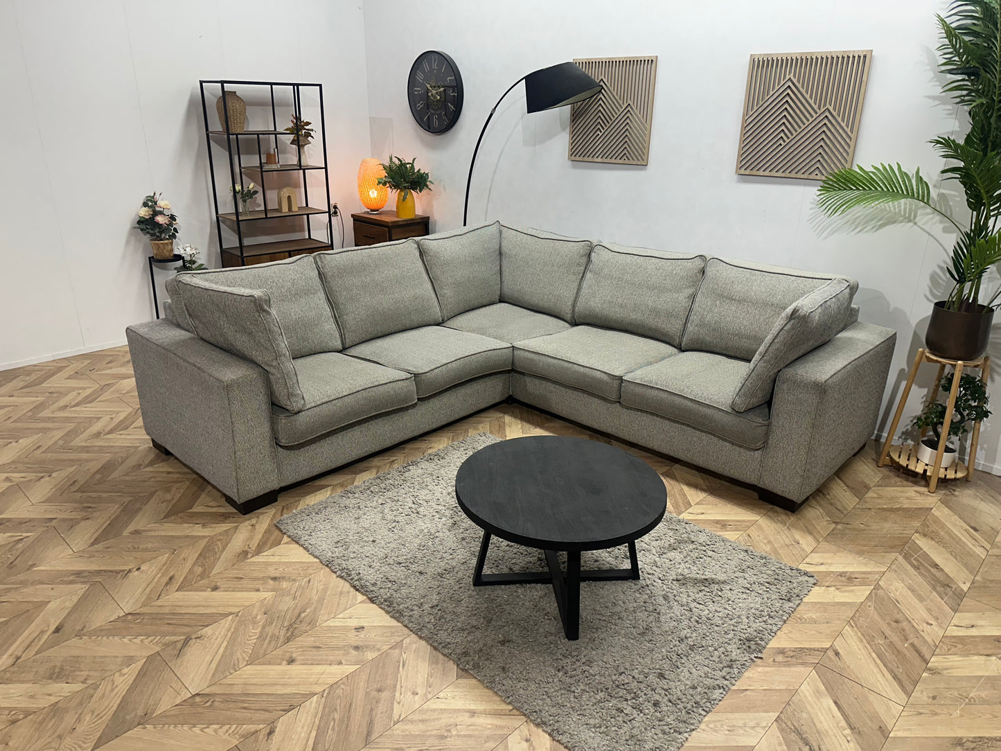 Licht Grijze Hoekbank ~ Losse Kussens Met Afneembare Hoezen