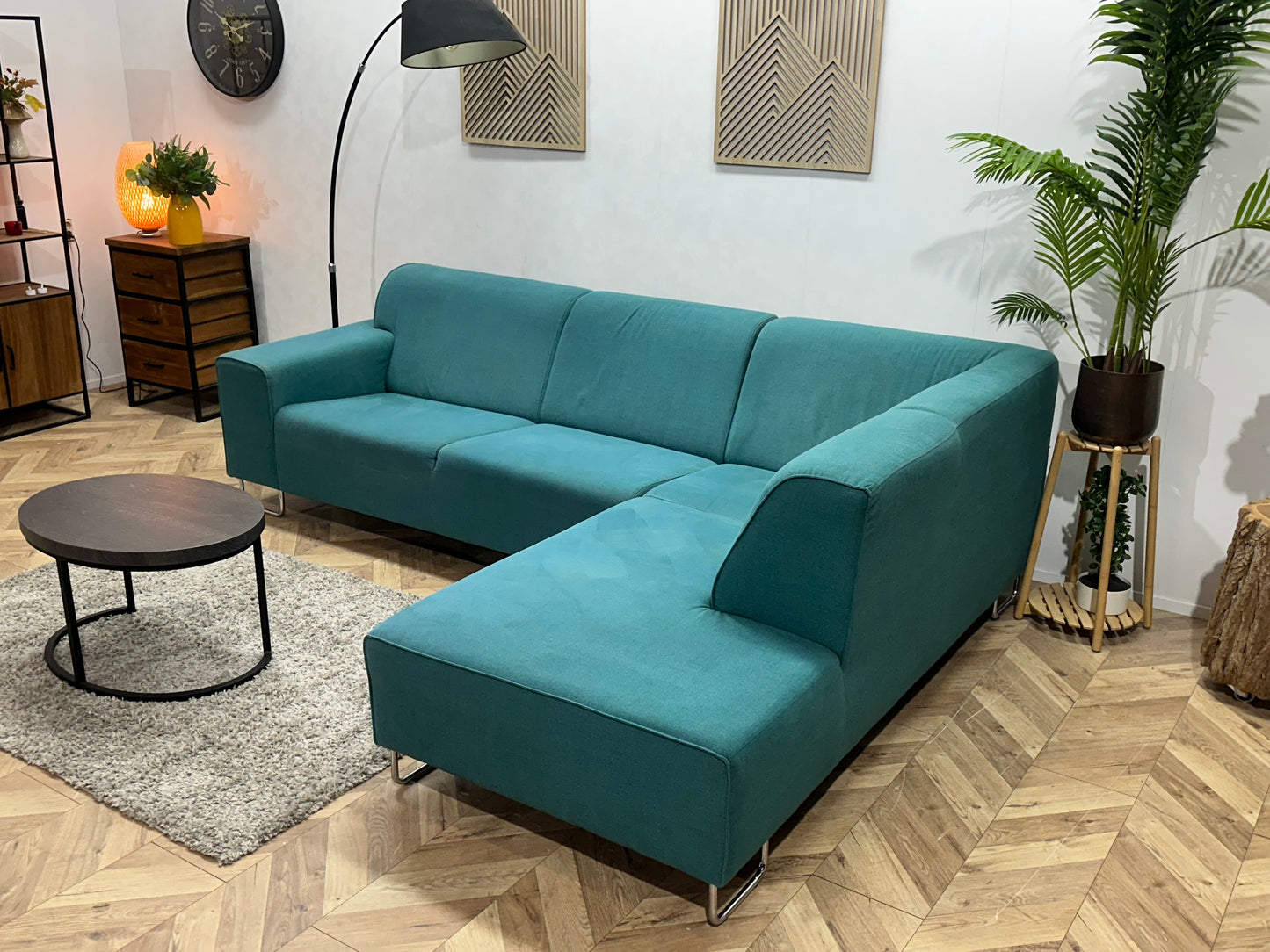 Licht Blauwe Suède Stoffen Hoekbank ~ Vaste Kussens