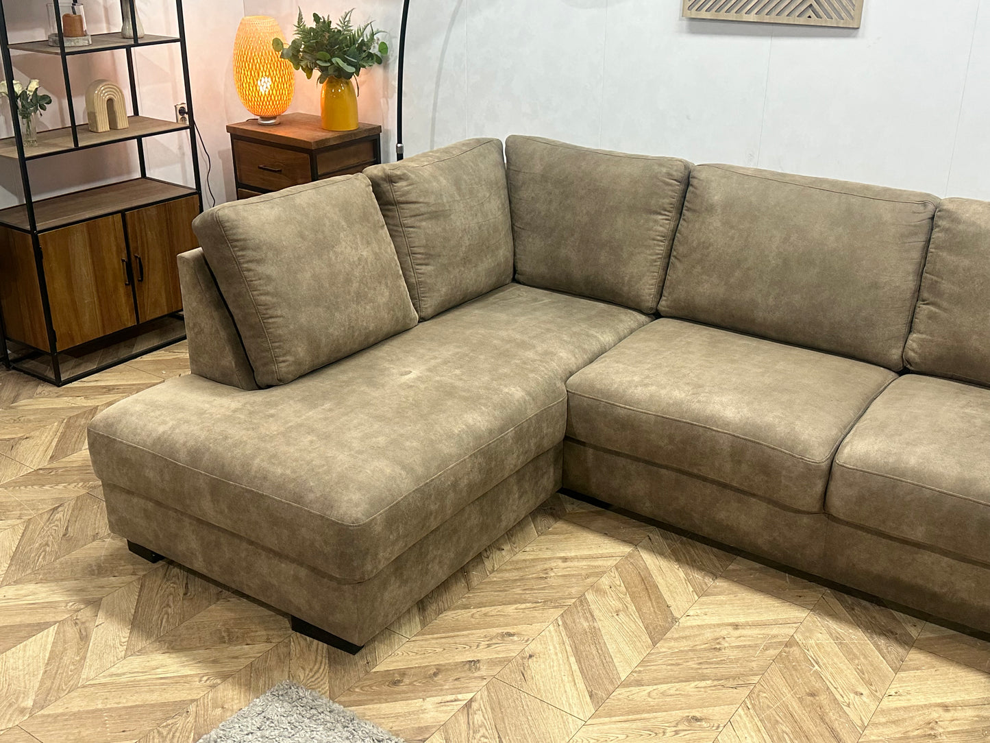 Bruine Suède Stoffen U Bank ~ Losse Rugkussens Met Afneembare Hoezen