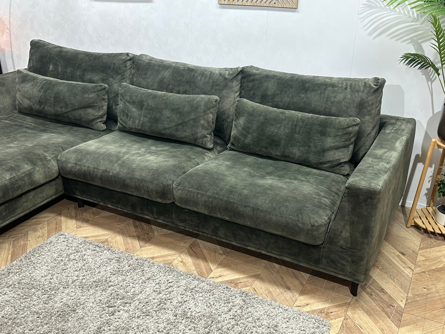 Room108 Donker Groene Velvet Hoekbank ~ Nieuwstaat