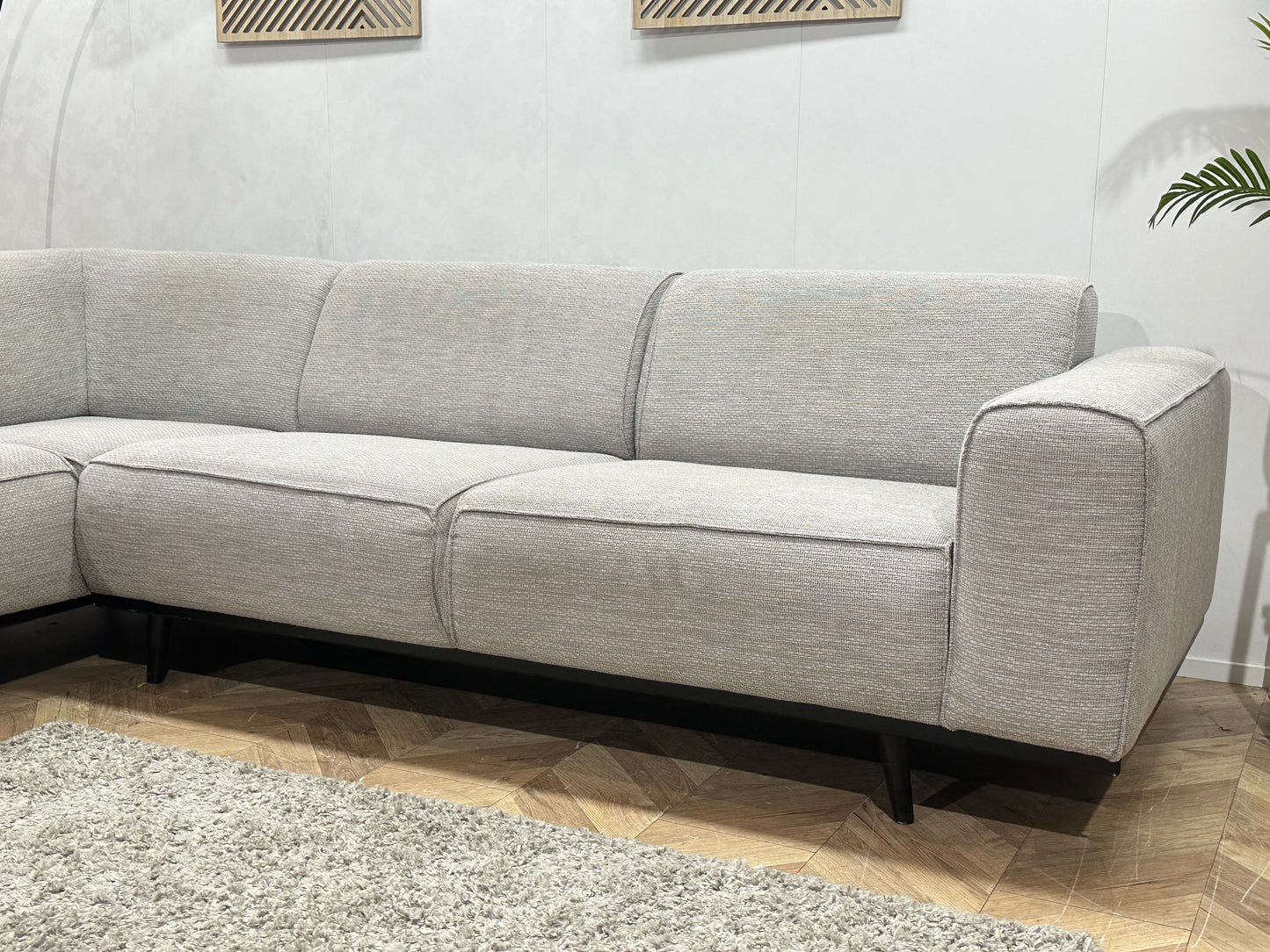 Licht Grijze Hoekbank ~ Vaste Kussens