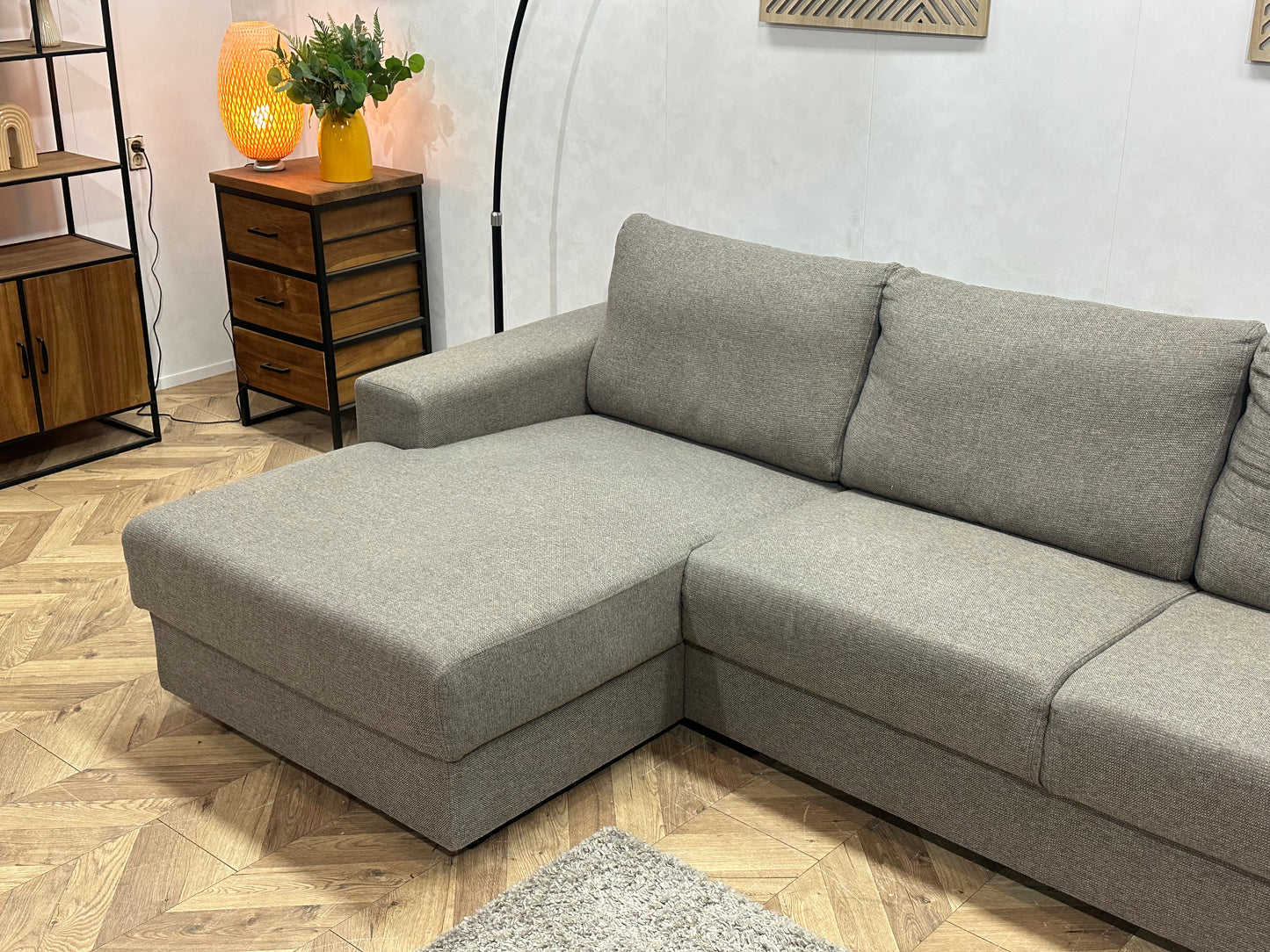 Grijze Hoekbank ~ Losse Rugkussens Met Afneembare Hoezen