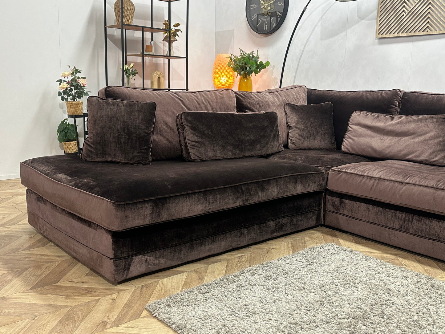 Bruine Velvet Hoekbank ~ Losse Kussens Met Afneembare Hoezen