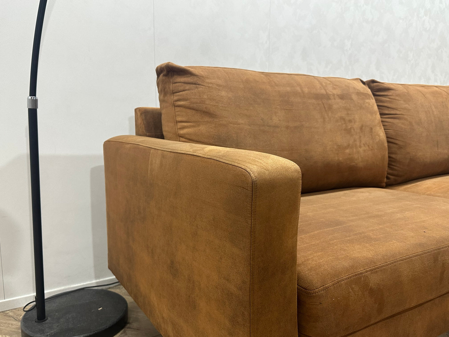 Cognac Bruine Suède Lederen 2.5-Zits Bank ~ Losse Kussens Met Afneembare Hoezen