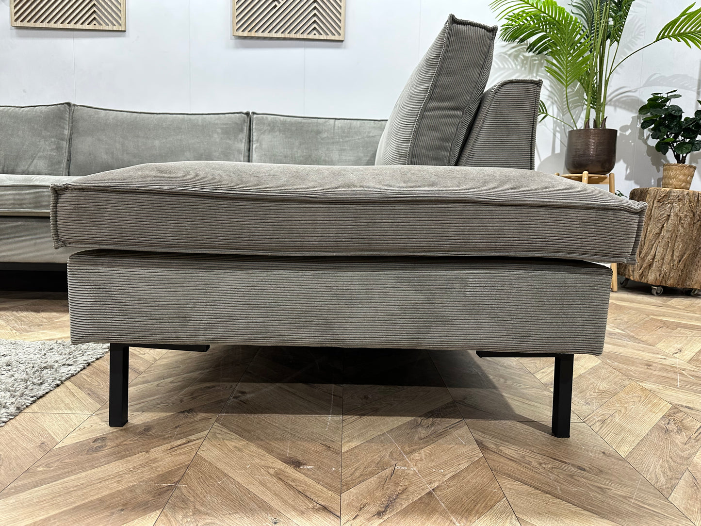 Grijze Woood Ribstof Hoekbank ~ Losse Kussens