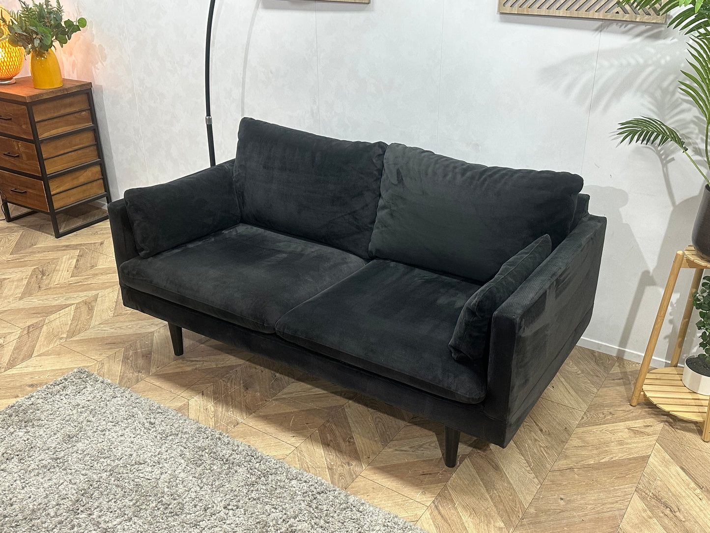 Zwarte Velvet 2-Zits Bank ~ Losse Kussens Met Afneembare Hoezen