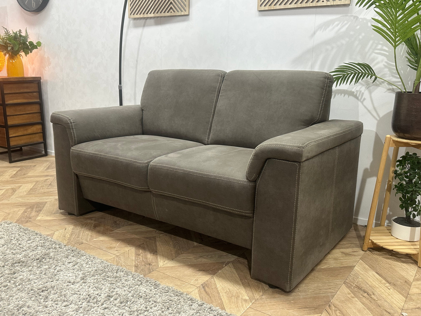 Grijze Suède Stoffen 2.5-Zits Bank ~ Vaste Kussens