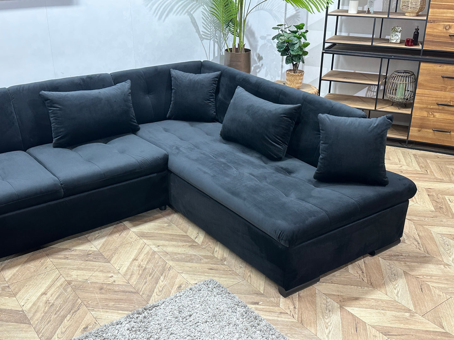 !Showroommodel! Zwarte Velvet U Bank
