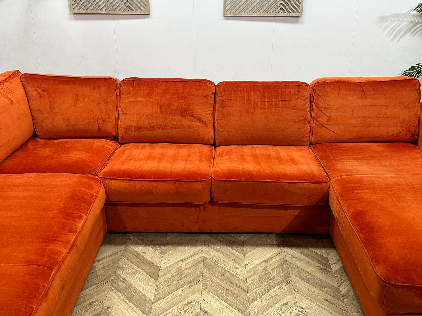 Oranje/Rode Velvet U Bank ~ Losse Kussens Met Afneembare Hoezen