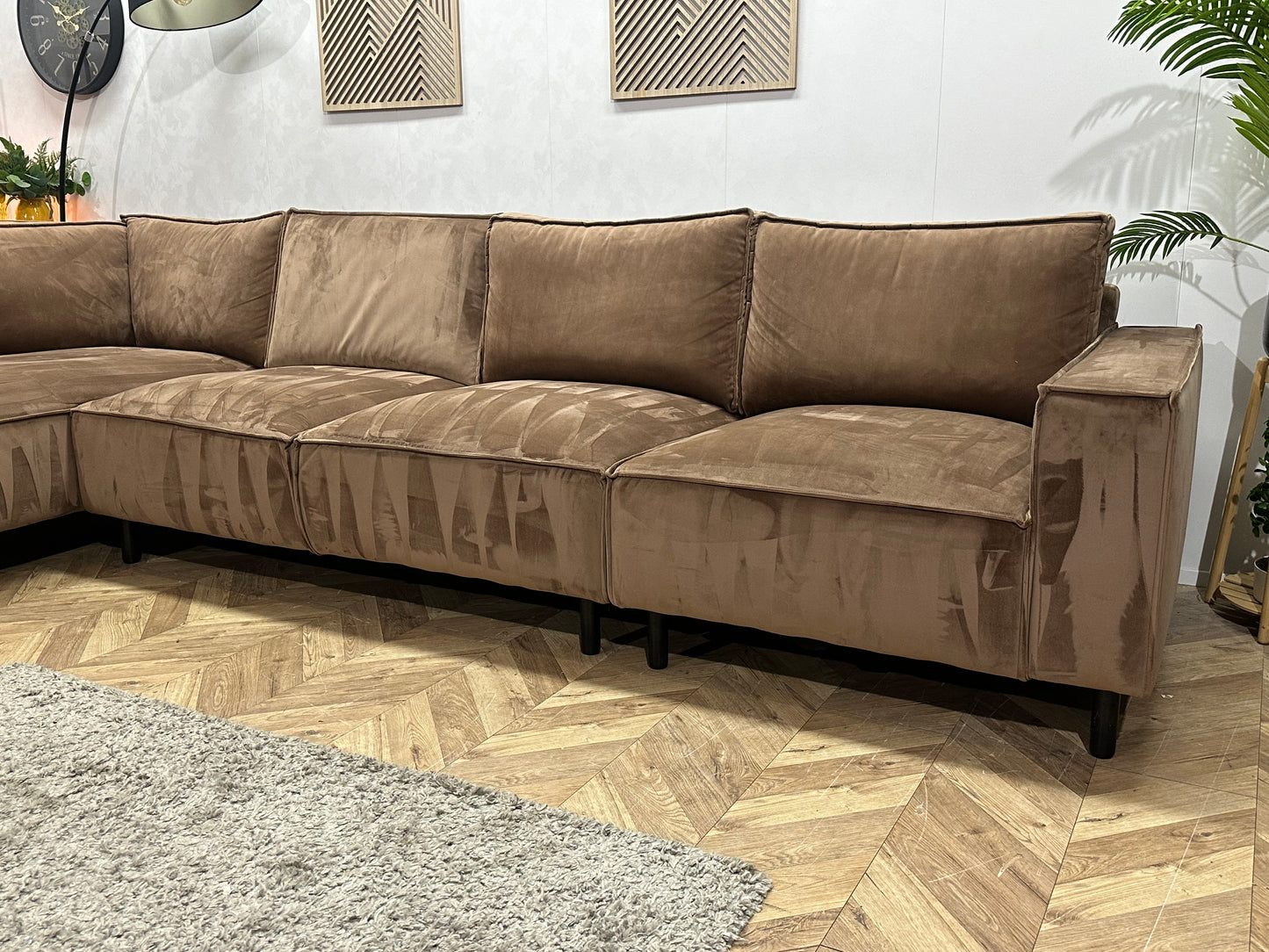 Bruine Ruime Velvet Hoekbank Inc Hocker ~ Losse Rugkussens Met Afneembare Hoezen