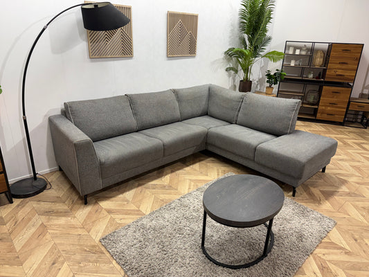 Grijze Hoekbank ~ Losse Kussens Met Afneembare Hoezen