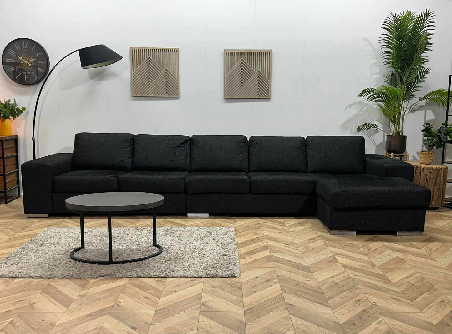 Zwarte Ruime Hoekbank ~ Losse Kussens Met Afneembare Hoezen