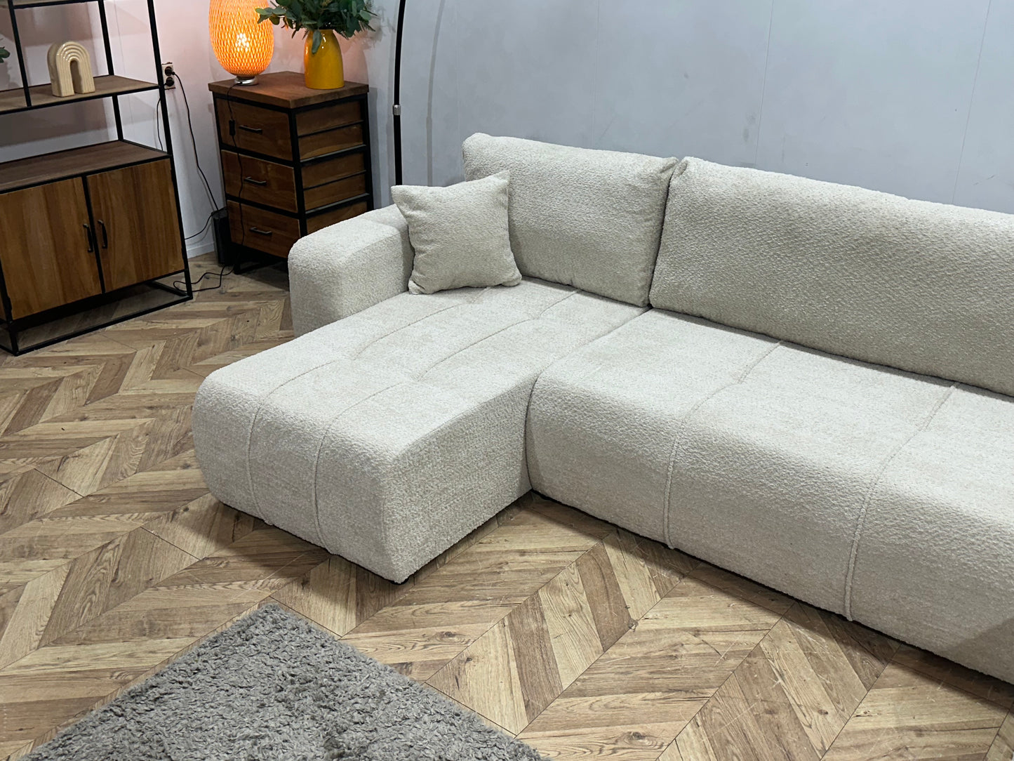 !Showroommodel! Witte Bouclé Stoffen U Bank