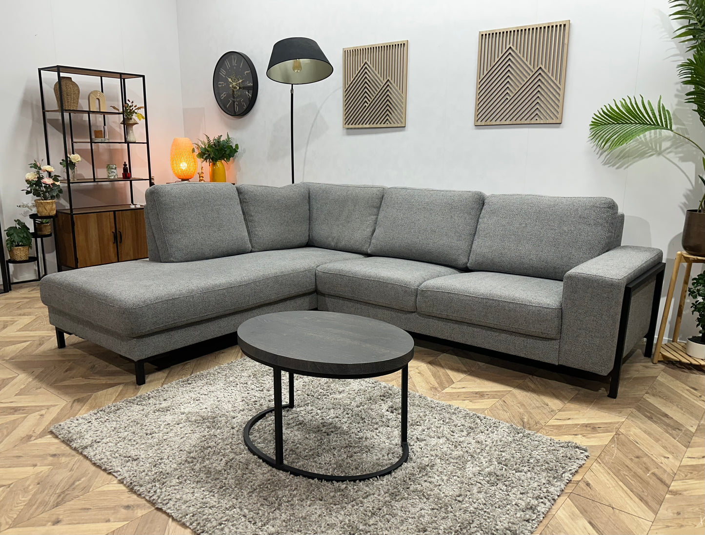 Grijze Hoekbank ~ Losse Rugkussens Met Afneembare Hoezen