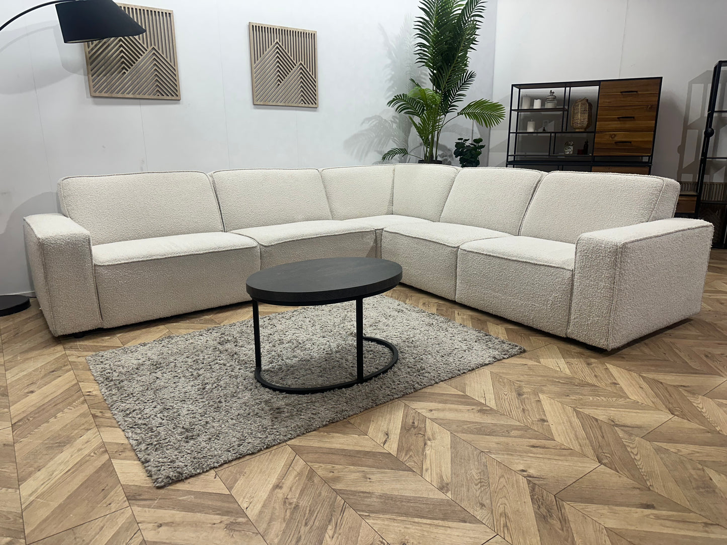 Witte Bouclé Stoffen Hoekbank ~ Vaste Kussens