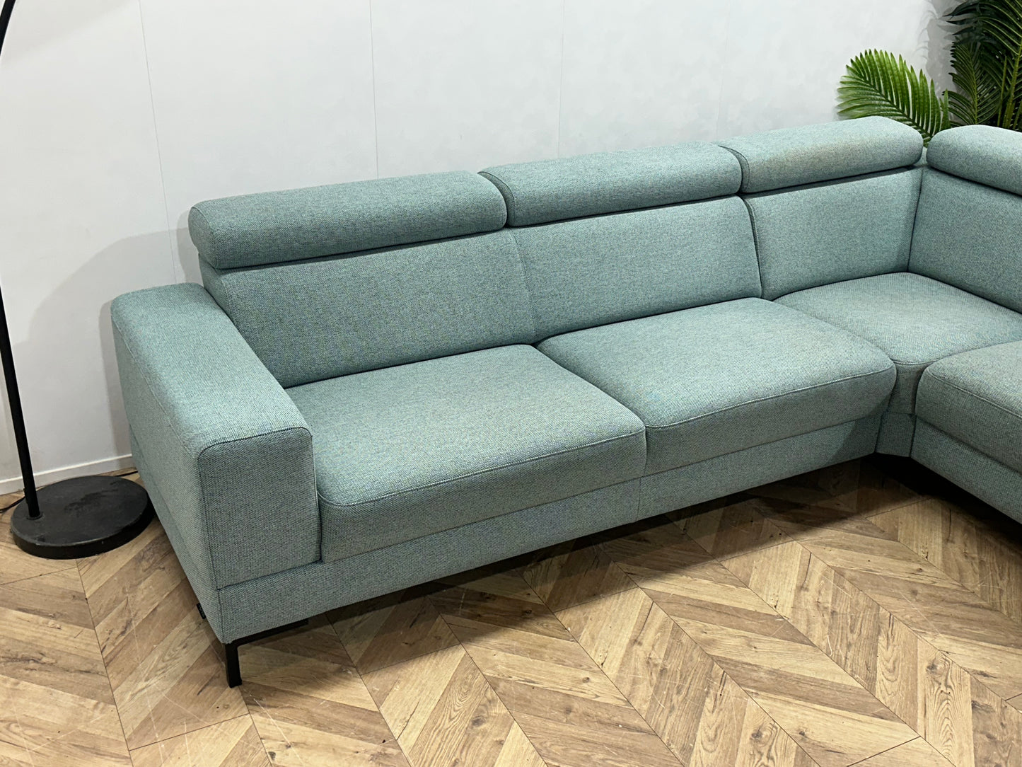 Montèl Licht Blauwe Hoekbank ~ Verstelbare Hoofdsteunen