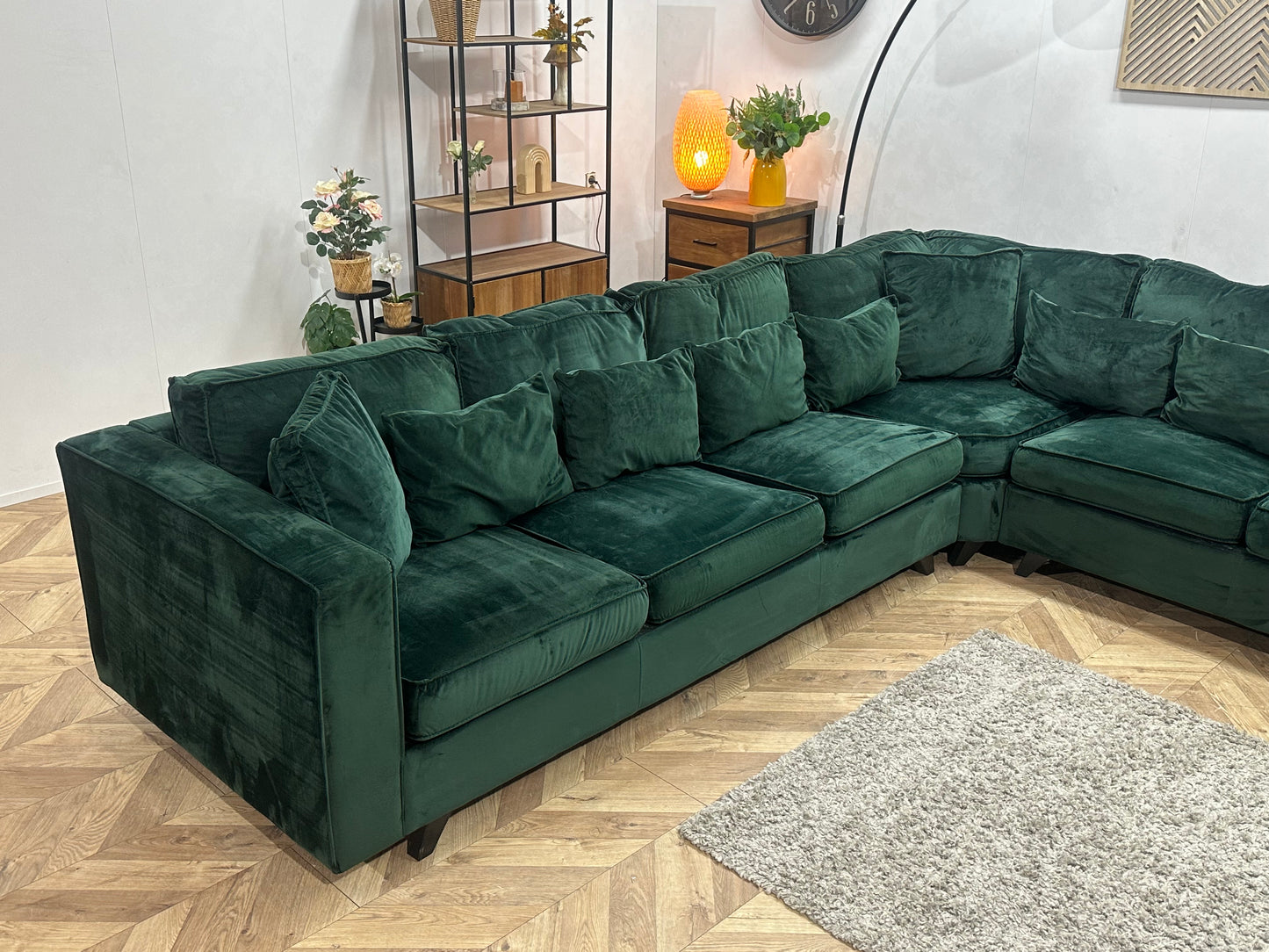 Groene Velvet Ruime Hoekbank ~ Losse Kussens Met Afneembare Hoezen