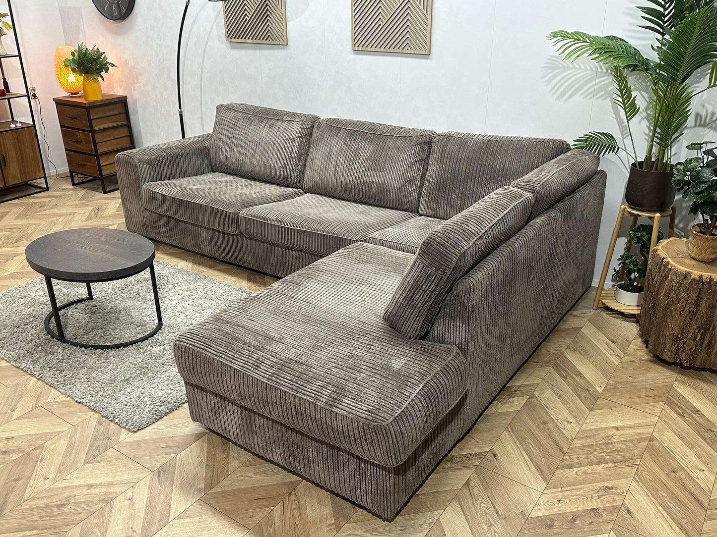 Taupe Ribstof Hoekbank ~ Losse Kussens Met Afneembare Hoezen